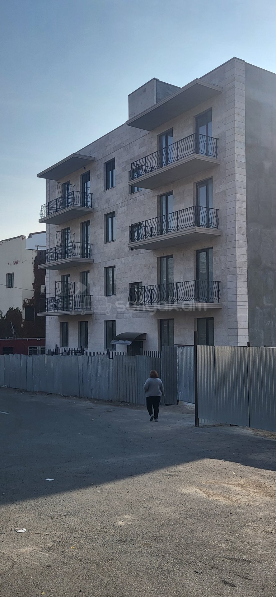 3 Սենյականոց Բնակարան Նորակառույցում, 77քմ, 1/4 հարկ, Դիզայներական Վերանորոգված