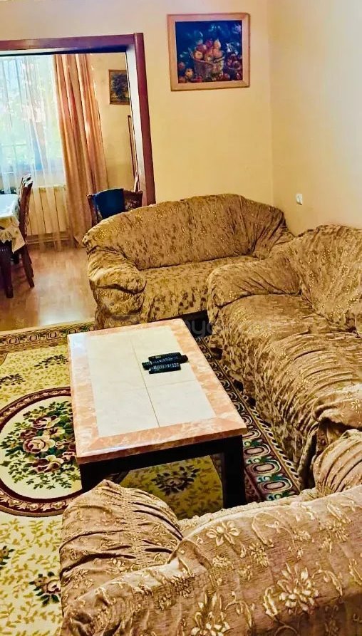 3 Սենյականոց Բնակարան Քարե Շենքում, 80քմ, 2/5 հարկ, Կապիտալ Վերանորոգված