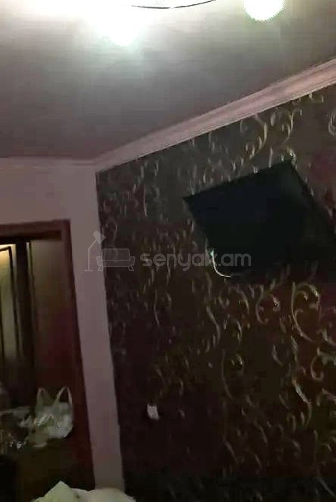 3 Սենյականոց Բնակարան Քարե Շենքում, 80քմ, 2/5 հարկ, Կապիտալ Վերանորոգված