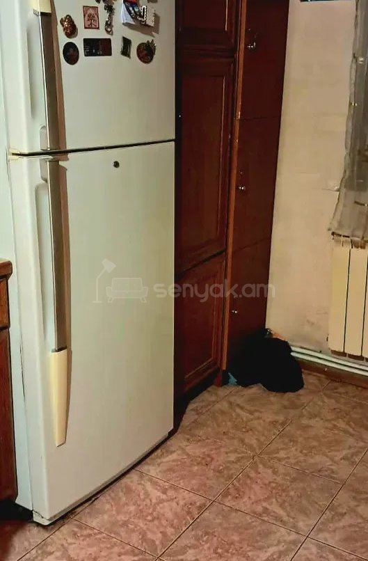 3 Սենյականոց Բնակարան Քարե Շենքում, 80քմ, 2/5 հարկ, Կապիտալ Վերանորոգված