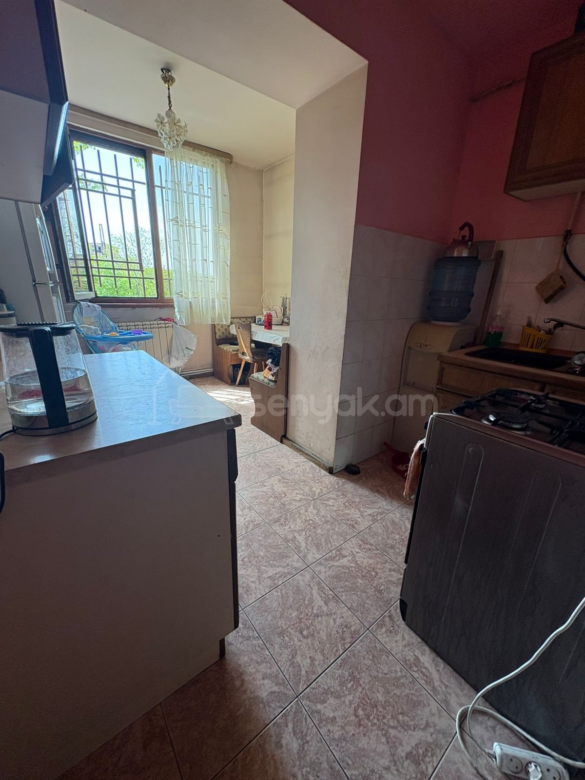 3 Սենյականոց Բնակարան Քարե Շենքում, 80քմ, 2/5 հարկ, Կապիտալ Վերանորոգված