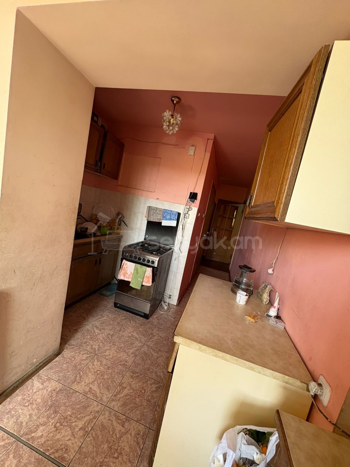 3 Սենյականոց Բնակարան Քարե Շենքում, 80քմ, 2/5 հարկ, Կապիտալ Վերանորոգված