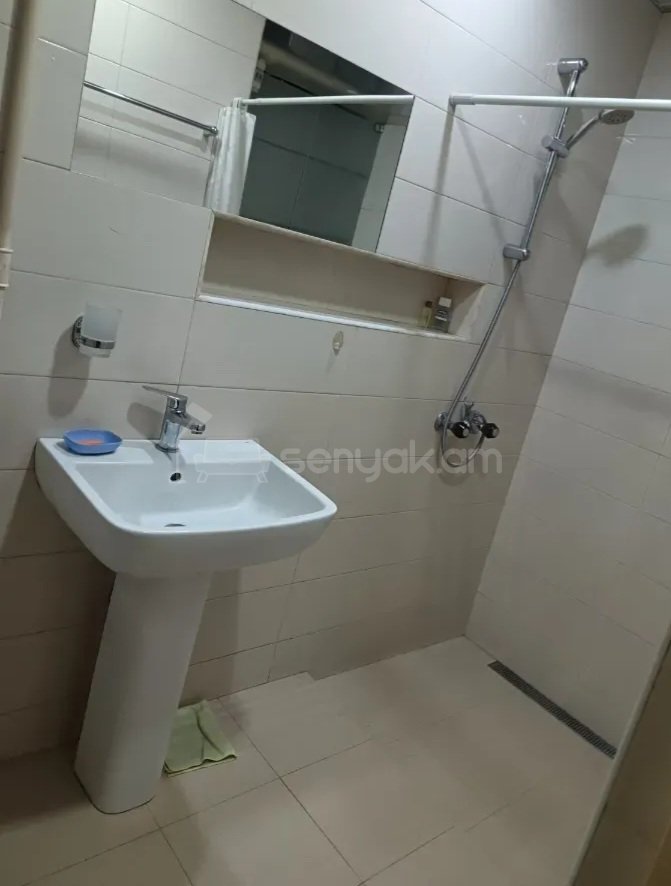 3 Սենյականոց Բնակարան Քարե Շենքում, 63քմ, 4/5 հարկ, Նորմալ Վիճակում, Կահավորված, Արևկող