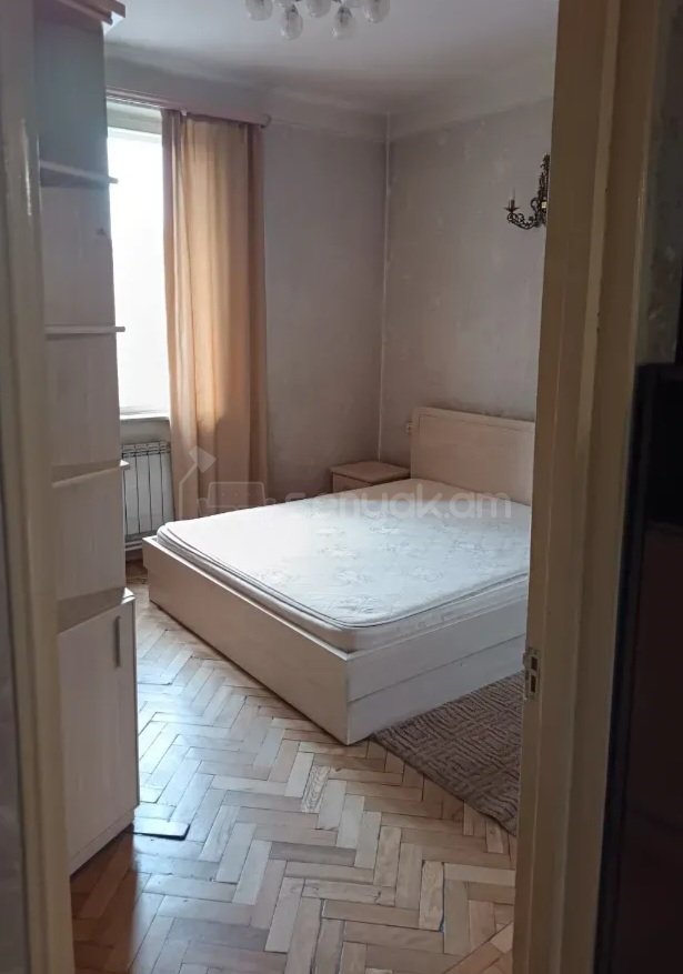 3 Սենյականոց Բնակարան Քարե Շենքում, 63քմ, 4/5 հարկ, Նորմալ Վիճակում, Կահավորված, Արևկող