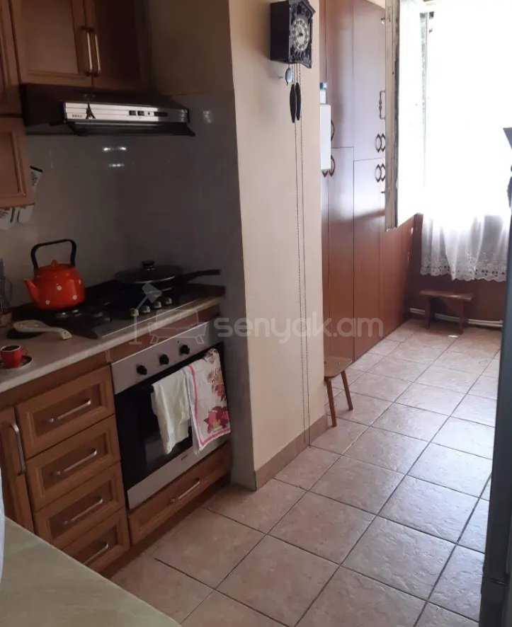 3 Սենյականոց Բնակարան Քարե Շենքում, 68քմ, 1/5 հարկ, Կապիտալ Վերանորոգված, Կահավորված