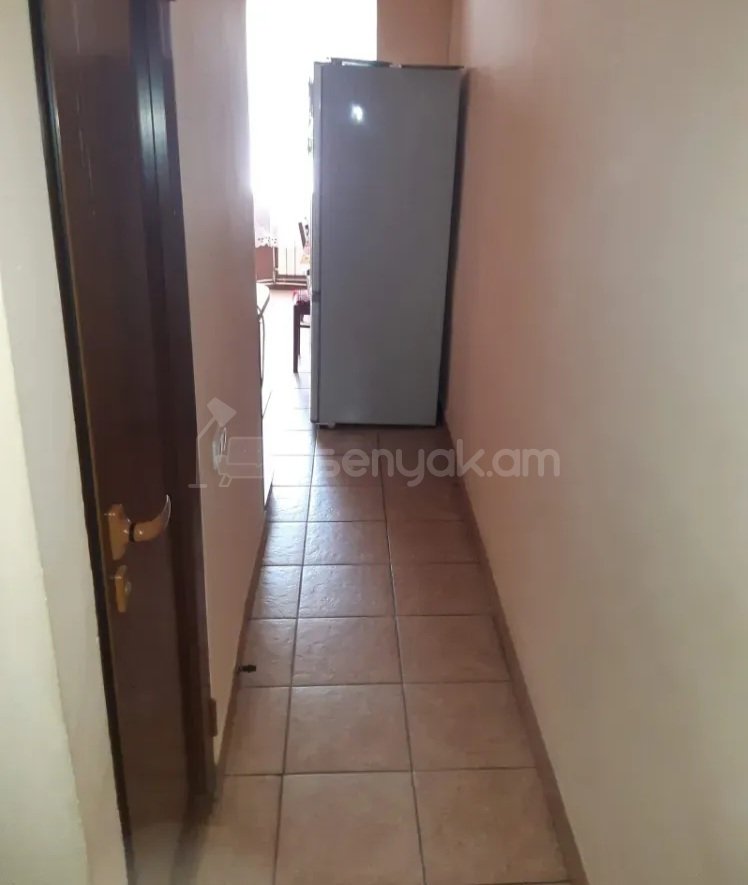 3 Սենյականոց Բնակարան Քարե Շենքում, 68քմ, 1/5 հարկ, Կապիտալ Վերանորոգված, Կահավորված