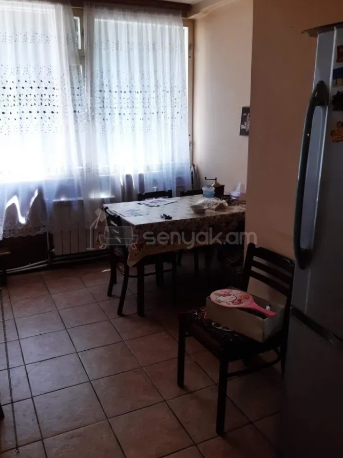 3 Սենյականոց Բնակարան Քարե Շենքում, 68քմ, 1/5 հարկ, Կապիտալ Վերանորոգված, Կահավորված