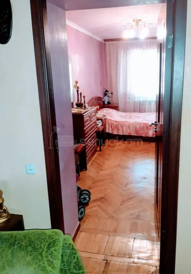 3 Սենյականոց Բնակարան Քարե Շենքում, 68քմ, 1/5 հարկ, Կապիտալ Վերանորոգված, Կահավորված