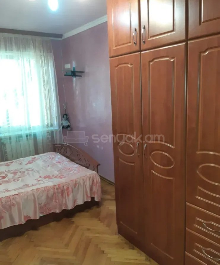 3 Սենյականոց Բնակարան Քարե Շենքում, 68քմ, 1/5 հարկ, Կապիտալ Վերանորոգված, Կահավորված