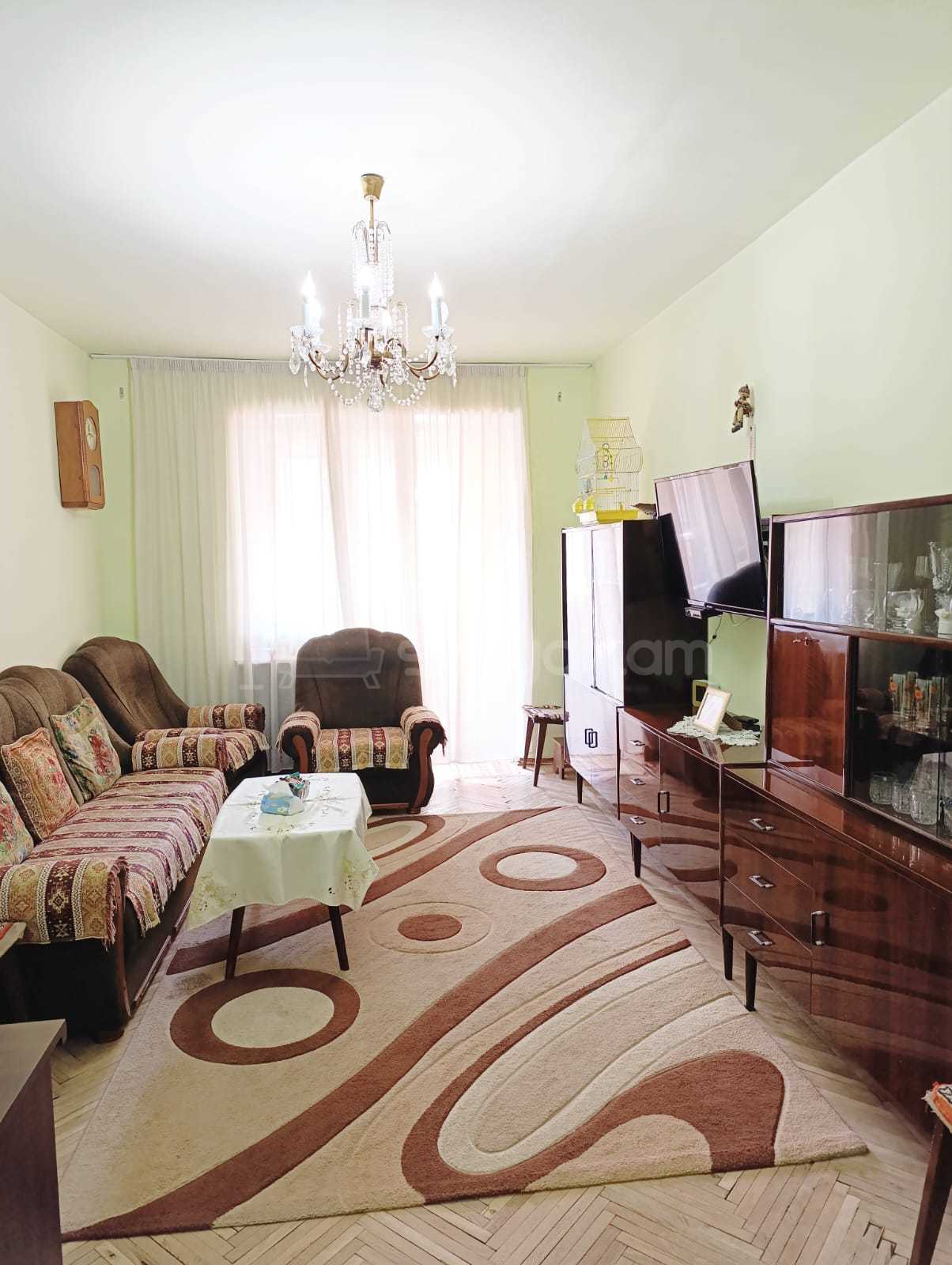 3 Սենյականոց Բնակարան Քարե Շենքում, 80քմ, 3/5 հարկ, Կոսմետիկ Վերանորոգված