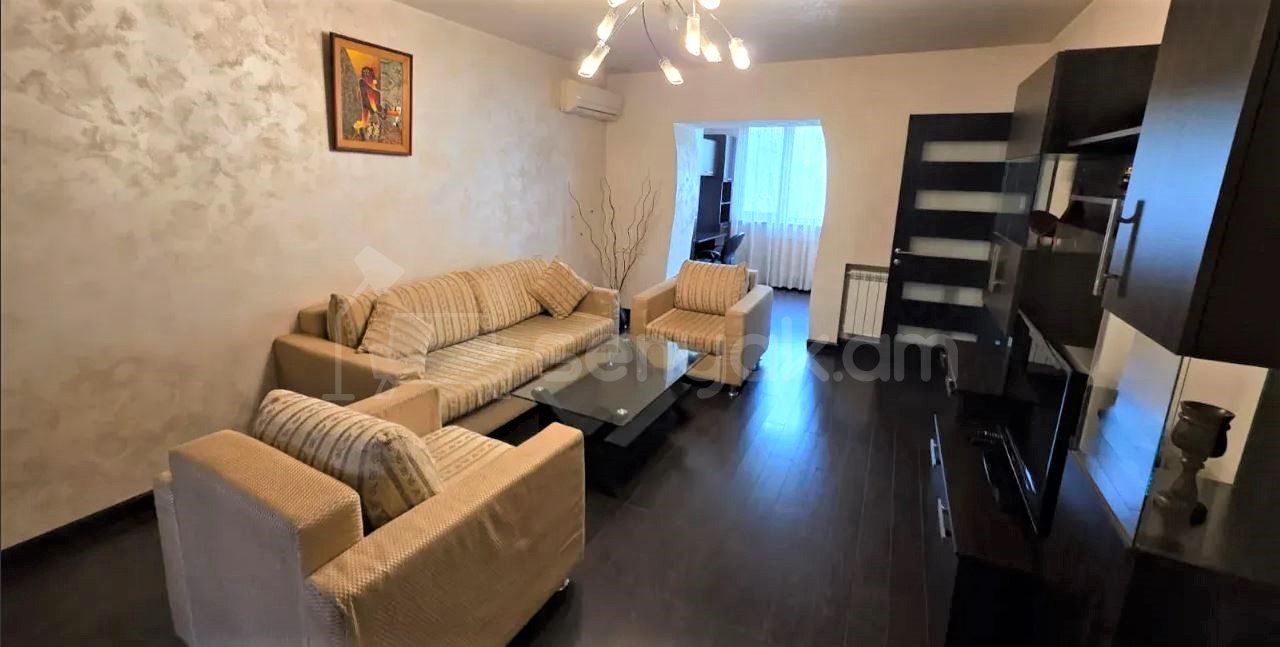 2 Սենյականոց Բնակարան Քարե Շենքում, 60քմ, 3/5 հարկ, Կապիտալ Վերանորոգված