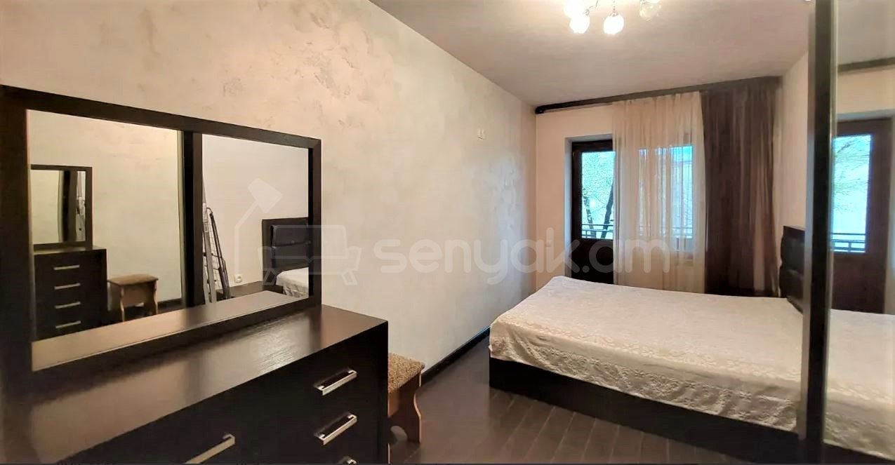 2 Սենյականոց Բնակարան Քարե Շենքում, 60քմ, 3/5 հարկ, Կապիտալ Վերանորոգված