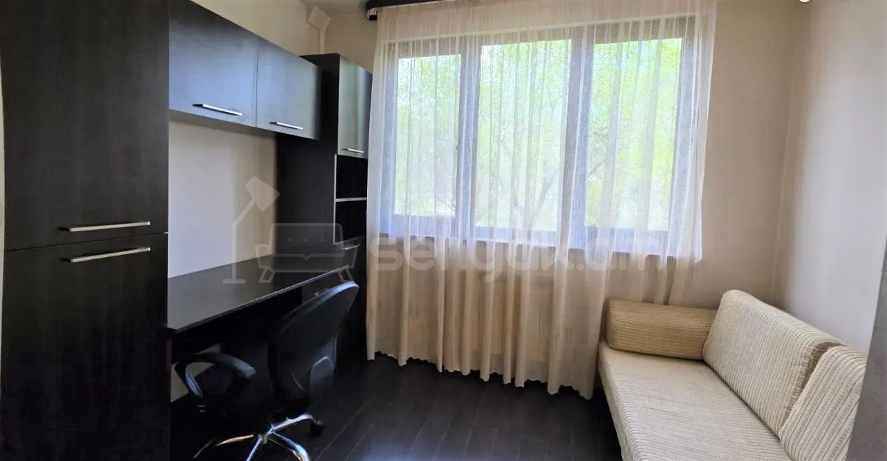 2 Սենյականոց Բնակարան Քարե Շենքում, 60քմ, 3/5 հարկ, Կապիտալ Վերանորոգված