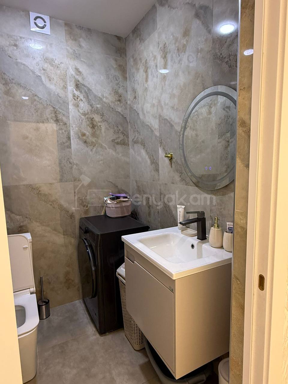 4 Սենյականոց Բնակարան Նորակառույցում, 100քմ, 3/16 հարկ, Դիզայներական Վերանորոգված