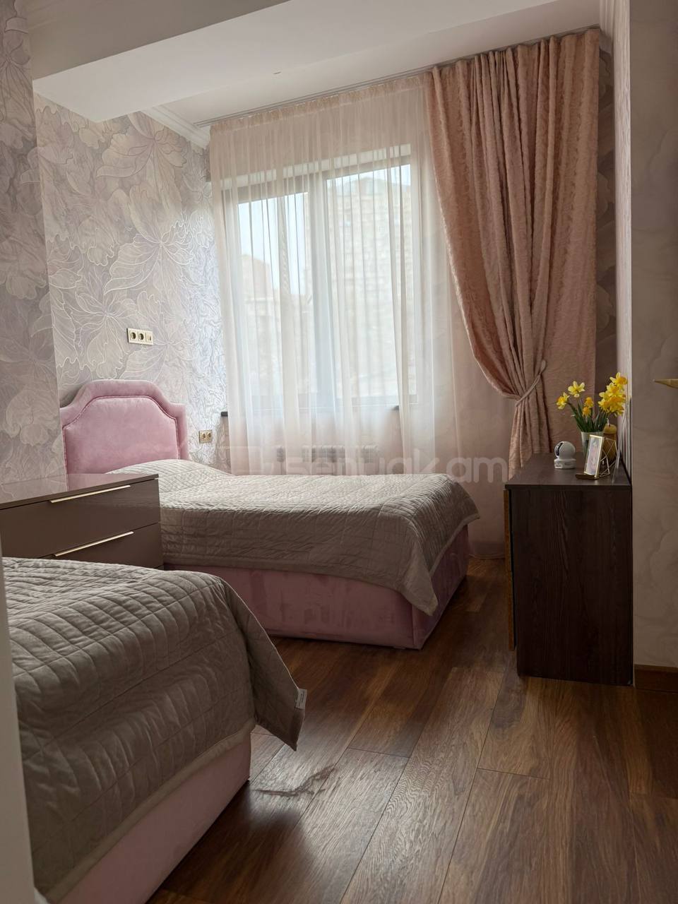 4 Սենյականոց Բնակարան Նորակառույցում, 100քմ, 3/16 հարկ, Դիզայներական Վերանորոգված