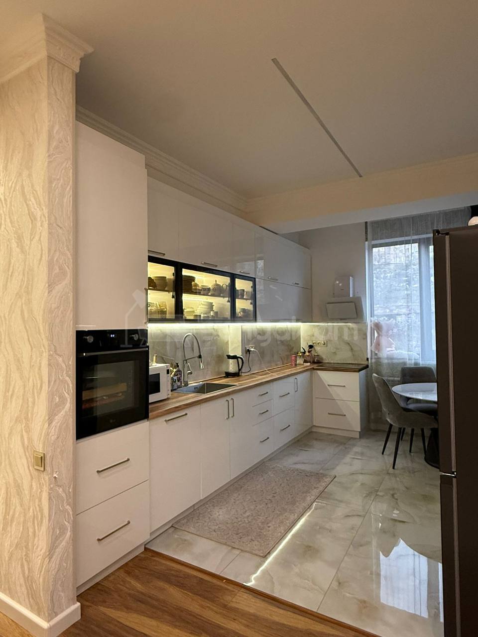 4 Սենյականոց Բնակարան Նորակառույցում, 100քմ, 3/16 հարկ, Դիզայներական Վերանորոգված