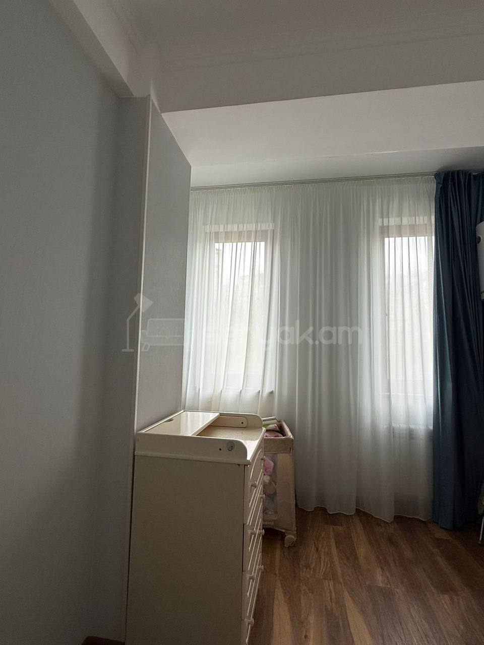 4 Սենյականոց Բնակարան Նորակառույցում, 100քմ, 3/16 հարկ, Դիզայներական Վերանորոգված