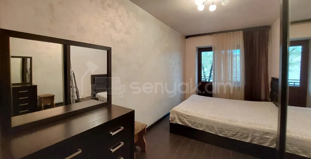 2 Սենյականոց Բնակարան Քարե Շենքում, 60քմ, 3/5 հարկ, Նորմալ Վիճակում