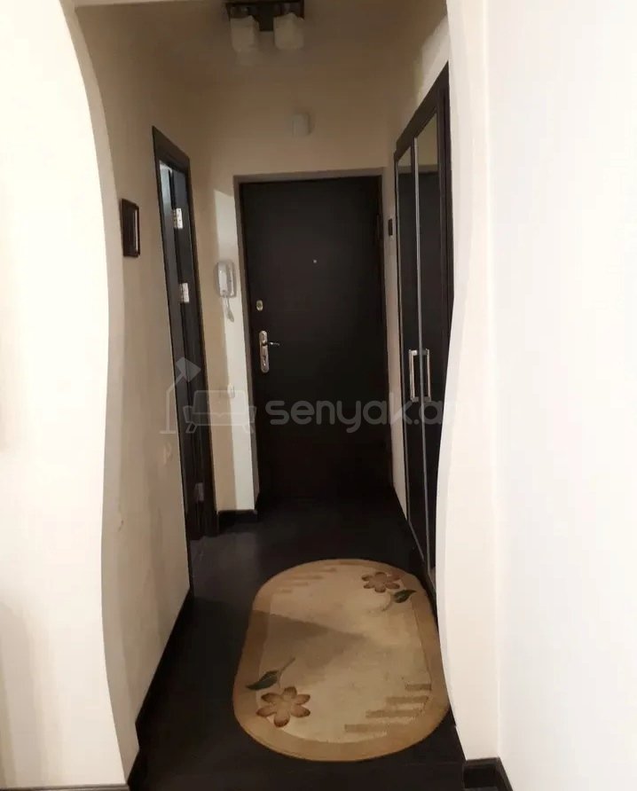 2 Սենյականոց Բնակարան Քարե Շենքում, 60քմ, 3/5 հարկ, Նորմալ Վիճակում