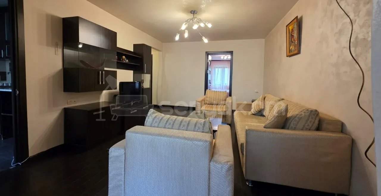 2 Սենյականոց Բնակարան Քարե Շենքում, 60քմ, 3/5 հարկ, Կապիտալ Վերանորոգված