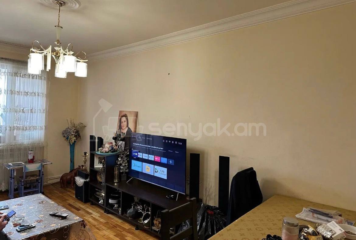 3 Սենյականոց Բնակարան Քարե Շենքում, 77քմ, 4/5 հարկ, Կոսմետիկ Վերանորոգված