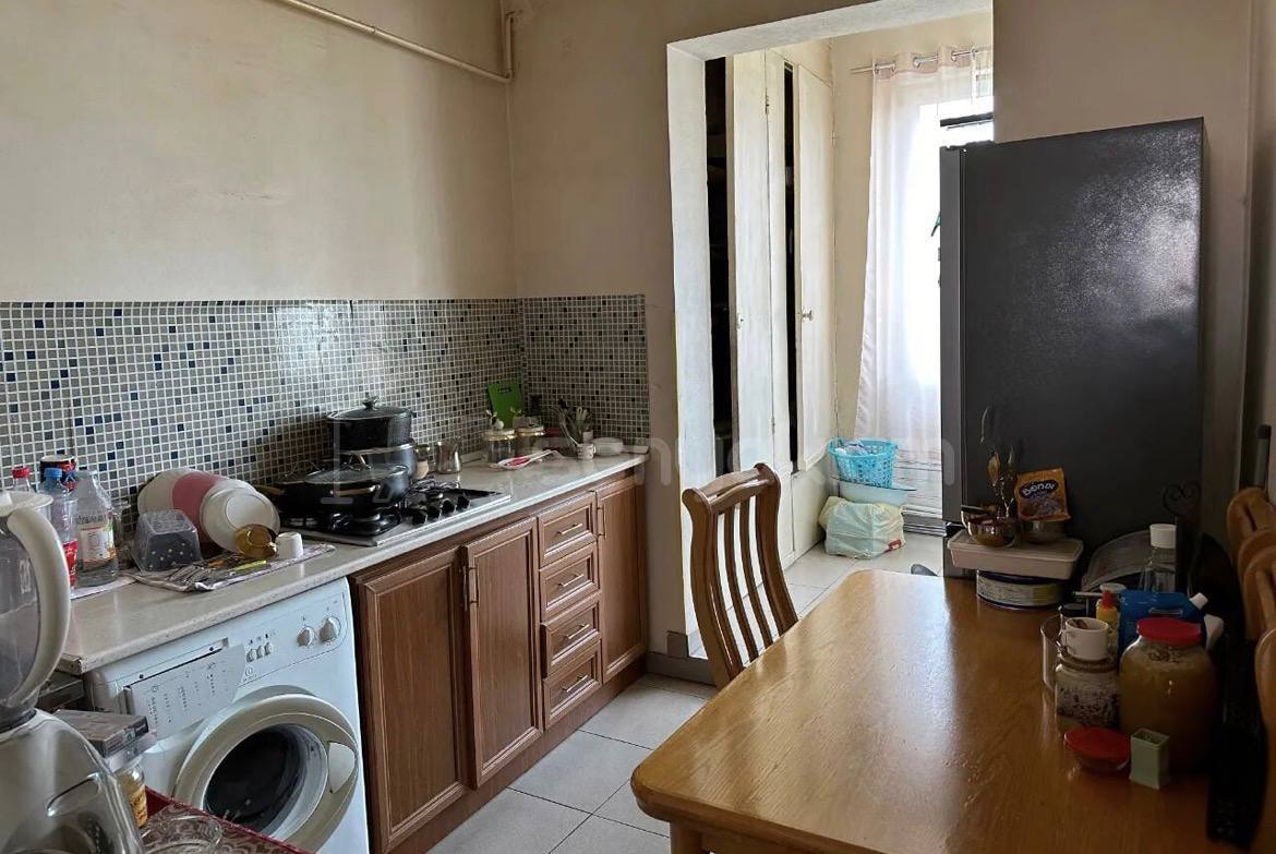 3 Սենյականոց Բնակարան Քարե Շենքում, 77քմ, 4/5 հարկ, Կոսմետիկ Վերանորոգված