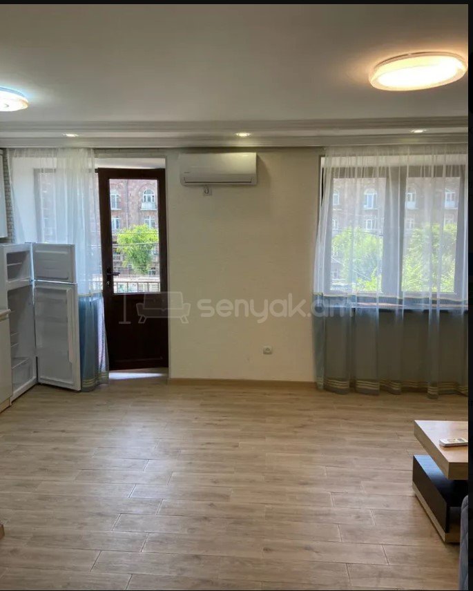 2 Սենյականոց Բնակարան Քարե Շենքում, 40քմ, 3/4 հարկ, Կապիտալ Վերանորոգված, Կահավորված