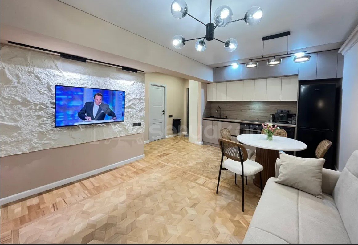 2 Սենյականոց Բնակարան, 40քմ, 2/9 հարկ, Կապիտալ Վերանորոգված, Կահավորված