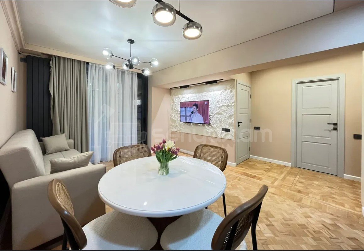 2 Սենյականոց Բնակարան, 40քմ, 2/9 հարկ, Կապիտալ Վերանորոգված, Կահավորված