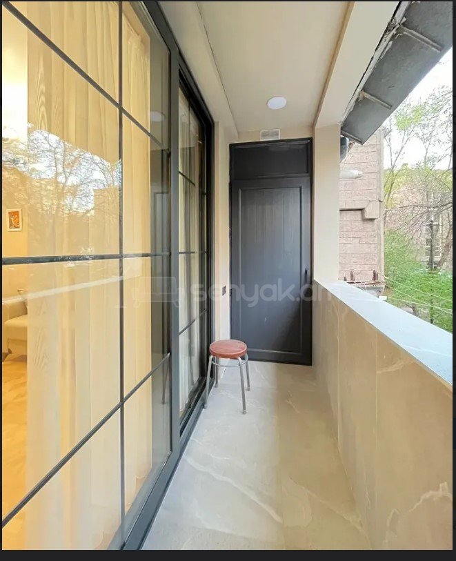 2 Սենյականոց Բնակարան, 40քմ, 2/9 հարկ, Կապիտալ Վերանորոգված, Կահավորված