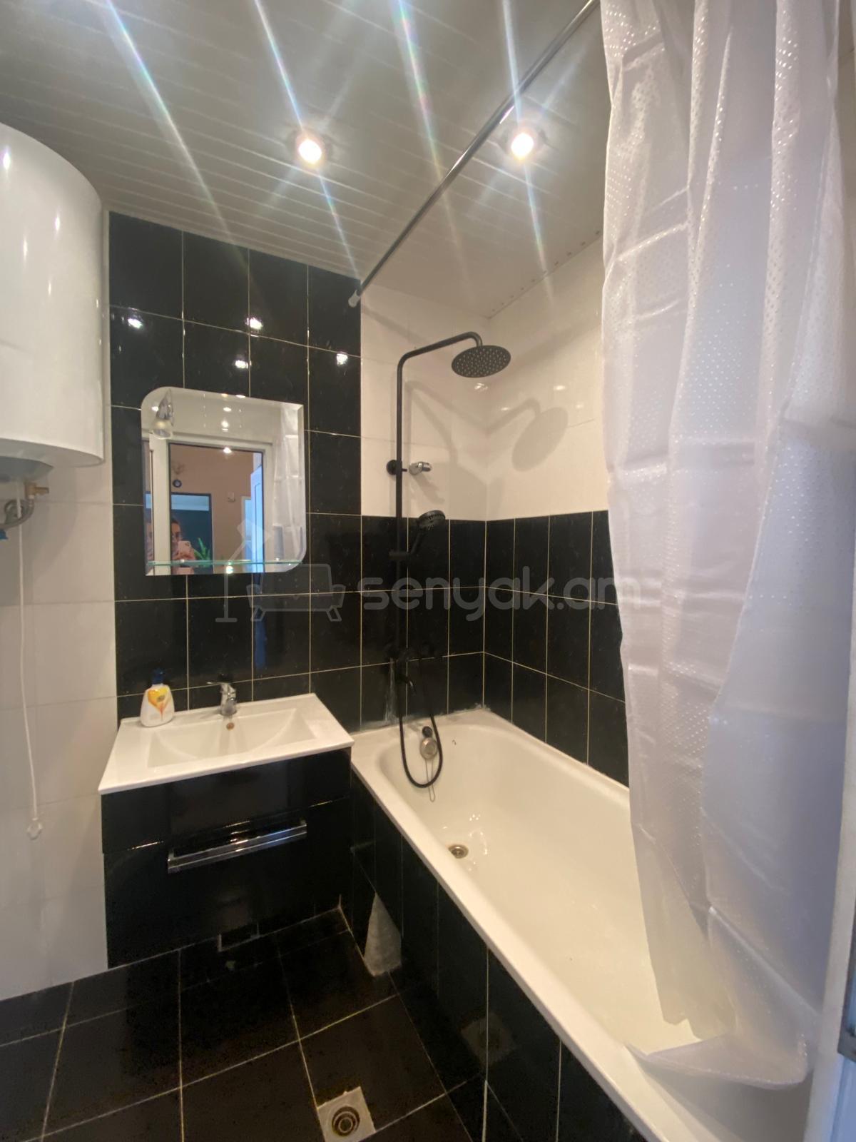 3 Սենյականոց Բնակարան, 90քմ, 3/9 հարկ, Կապիտալ Վերանորոգված, Կահավորված, Արևկող