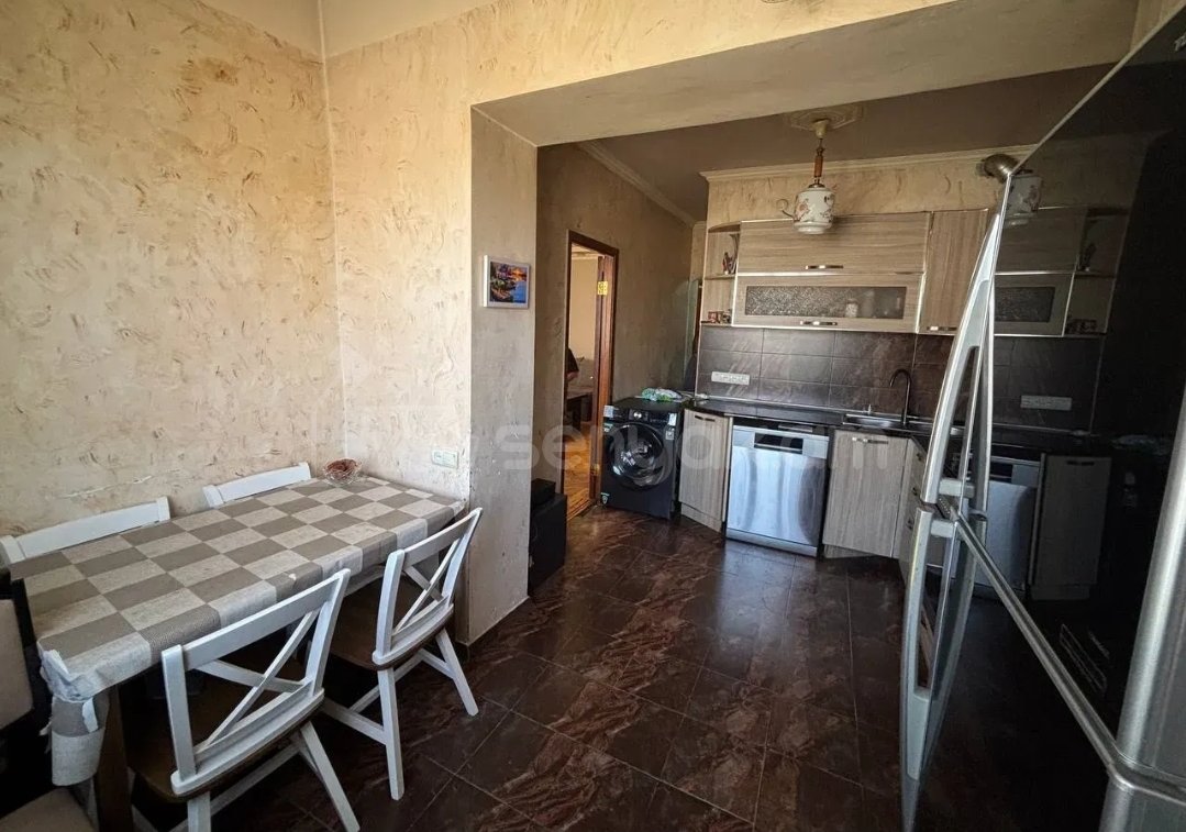 2 Սենյականոց Բնակարան Քարե Շենքում, 55քմ, 5/5 հարկ, Նորմալ Վիճակում