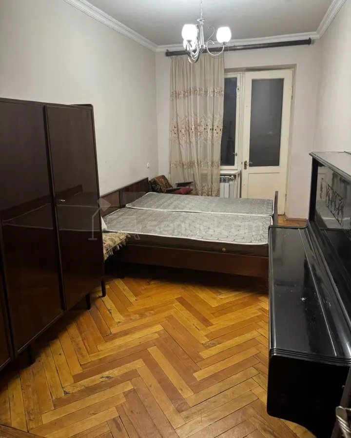 2 Սենյականոց Բնակարան Քարե Շենքում, 54քմ, 4/5 հարկ, Կապիտալ Վերանորոգված, Կահավորված