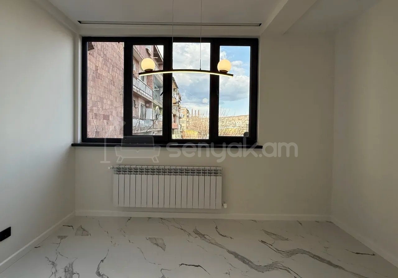 3 Սենյականոց Բնակարան Քարե Շենքում, 75քմ, 3/5 հարկ, Կապիտալ Վերանորոգված