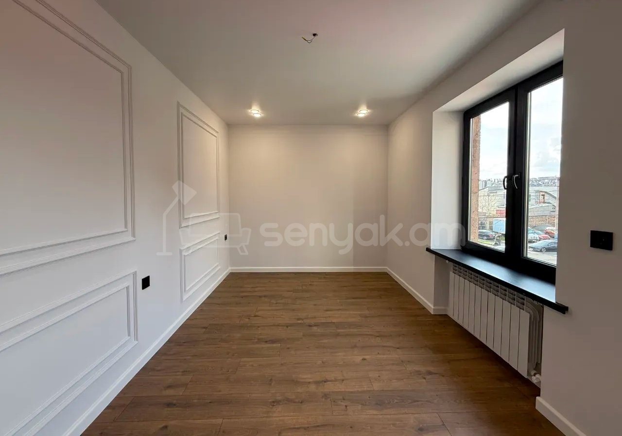 3 Սենյականոց Բնակարան Քարե Շենքում, 75քմ, 3/5 հարկ, Կապիտալ Վերանորոգված