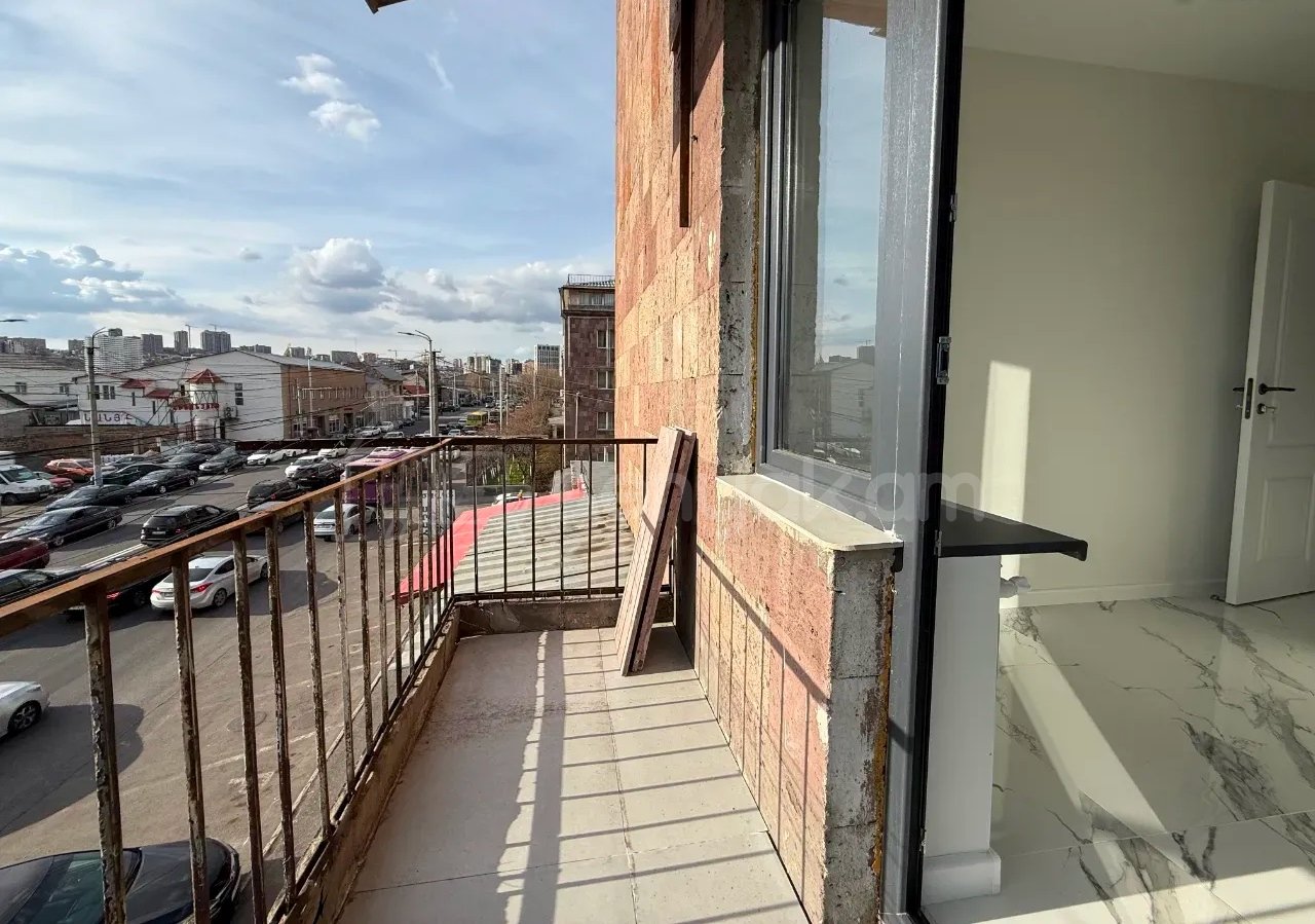 3 Սենյականոց Բնակարան Քարե Շենքում, 75քմ, 3/5 հարկ, Կապիտալ Վերանորոգված