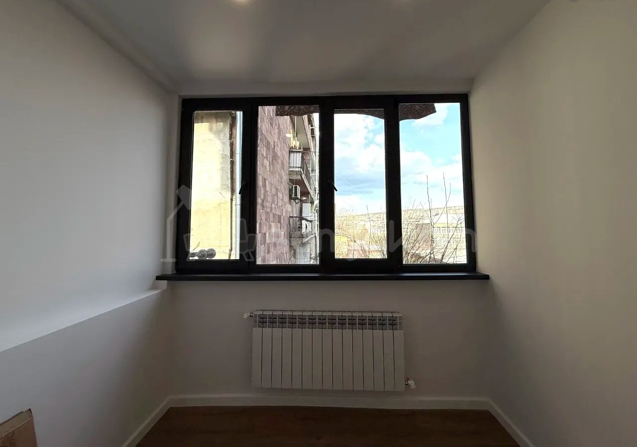 3 Սենյականոց Բնակարան Քարե Շենքում, 75քմ, 3/5 հարկ, Կապիտալ Վերանորոգված