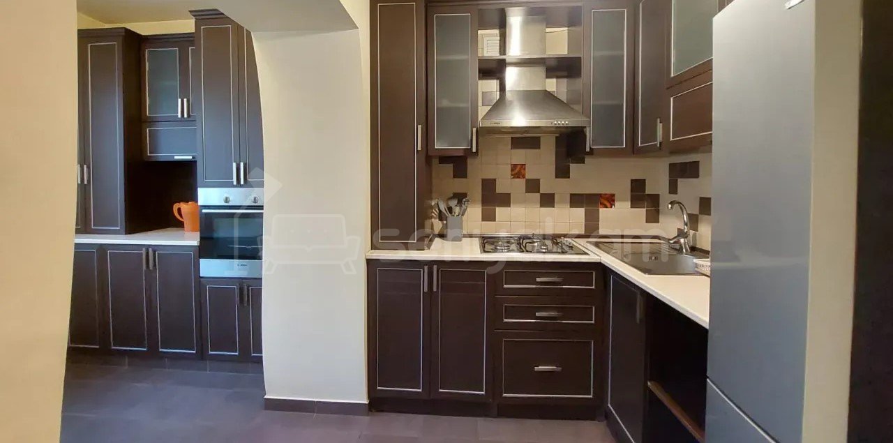 2 Սենյականոց Բնակարան Քարե Շենքում, 60քմ, 3/5 հարկ, Կապիտալ Վերանորոգված