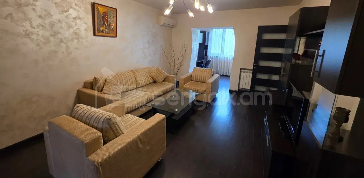 2 Սենյականոց Բնակարան Քարե Շենքում, 60քմ, 3/5 հարկ, Կապիտալ Վերանորոգված