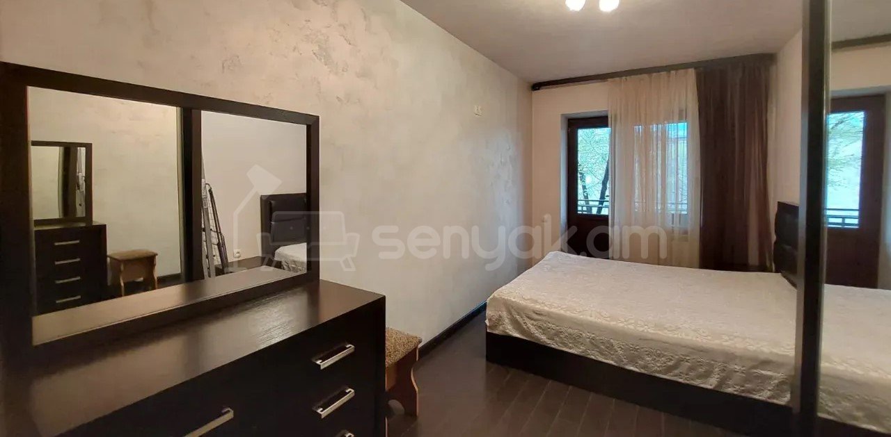 2 Սենյականոց Բնակարան Քարե Շենքում, 60քմ, 3/5 հարկ, Կապիտալ Վերանորոգված