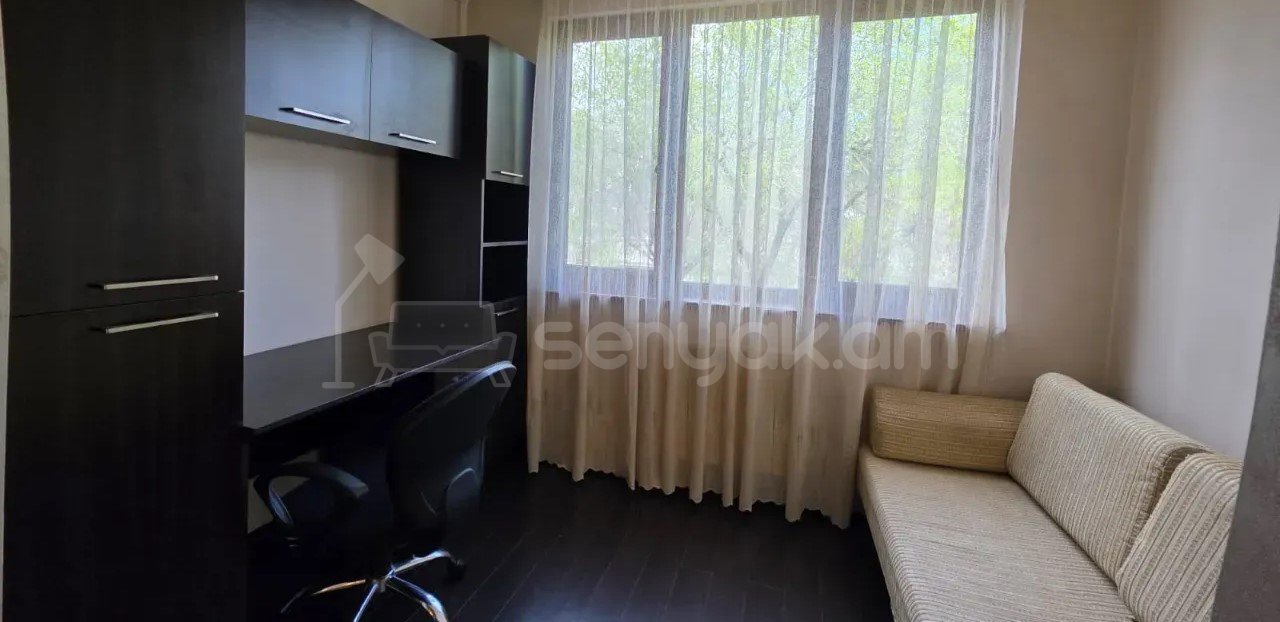 2 Սենյականոց Բնակարան Քարե Շենքում, 60քմ, 3/5 հարկ, Կապիտալ Վերանորոգված