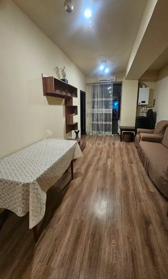 3 Սենյականոց Բնակարան, 70քմ, 2/14 հարկ, Նորմալ Վիճակում, Կահավորված