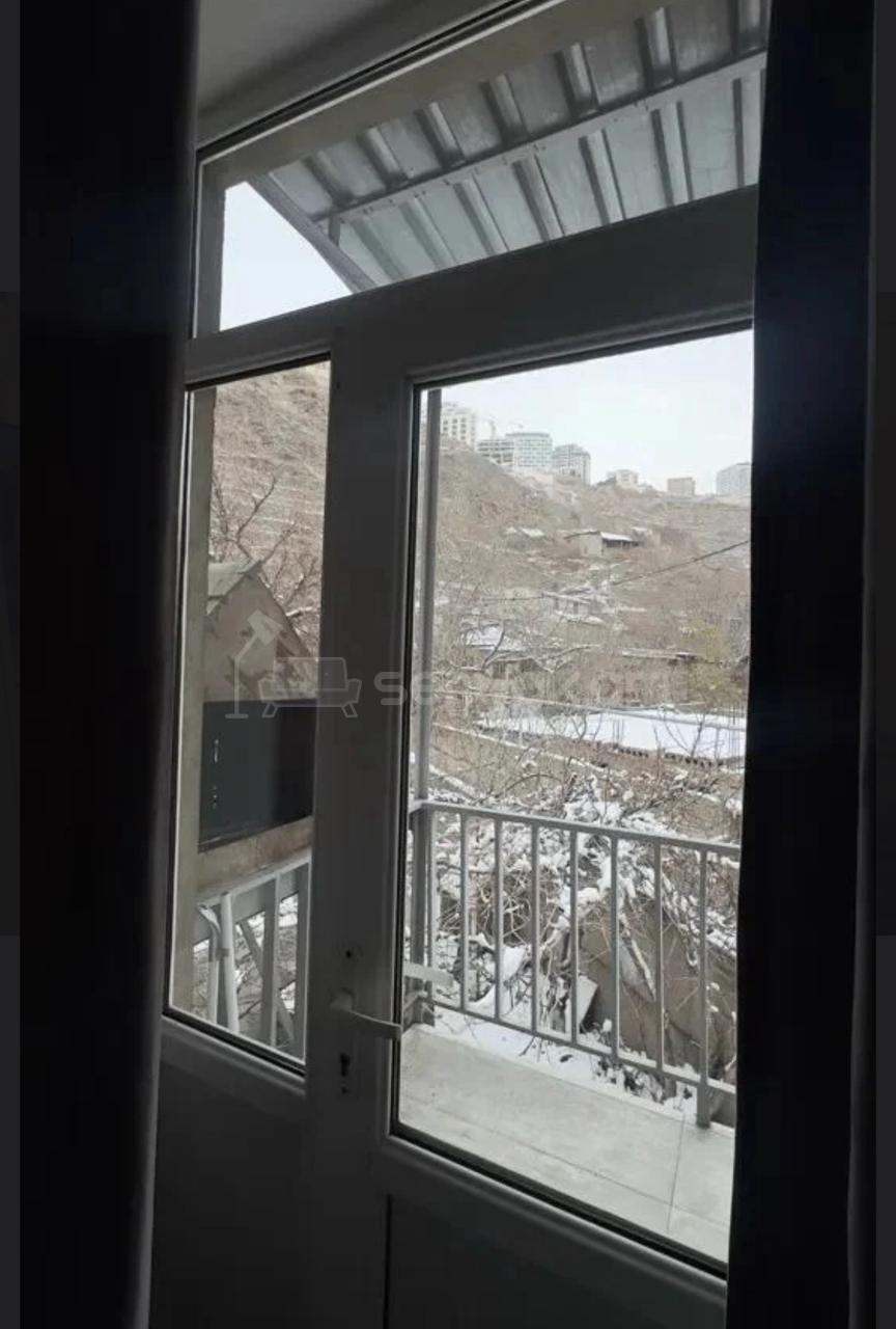 3 Սենյականոց Բնակարան Քարե Շենքում, 46քմ, 2/2 հարկ, Կապիտալ Վերանորոգված, Կահավորված, Արևկող