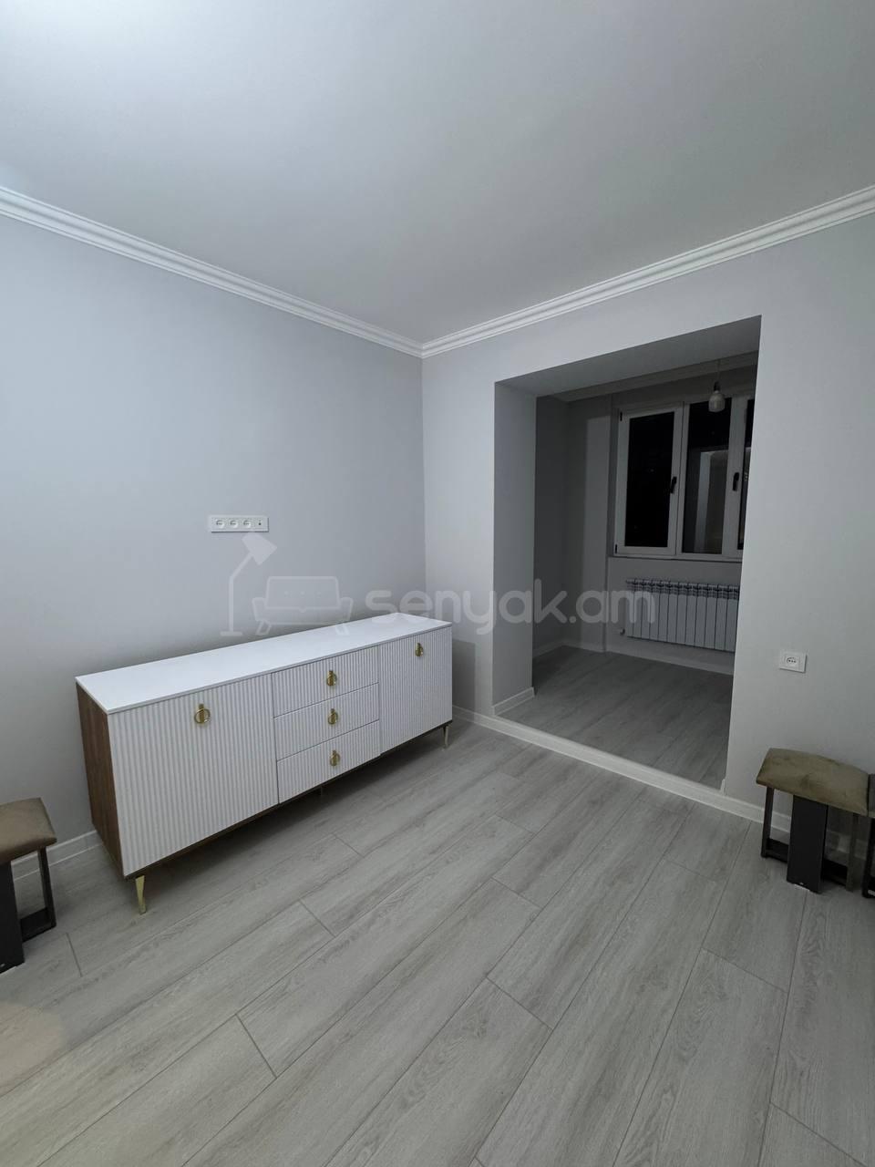 2 Սենյականոց Բնակարան Քարե Շենքում, 50քմ, 2/5 հարկ, Կապիտալ Վերանորոգված, Կահավորված, Արևկող