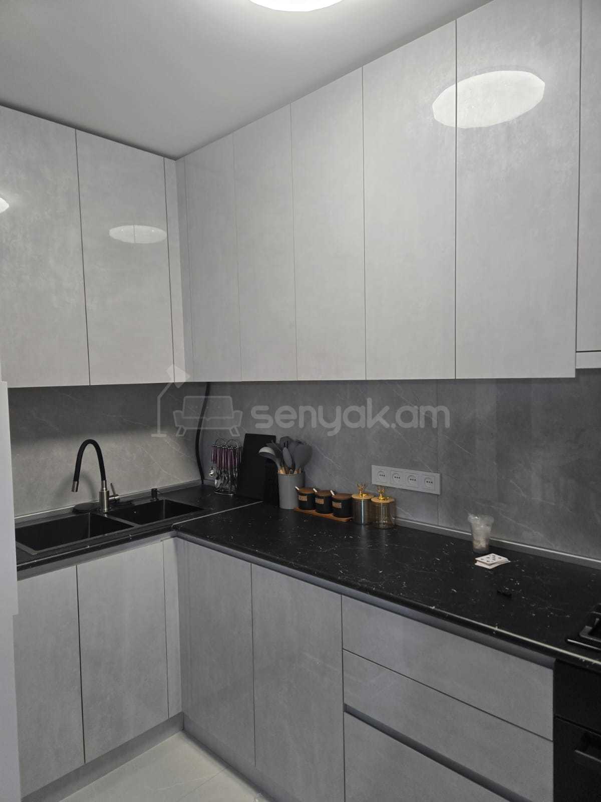 2 Սենյականոց Բնակարան Քարե Շենքում, 50քմ, 2/5 հարկ, Կապիտալ Վերանորոգված, Կահավորված, Արևկող