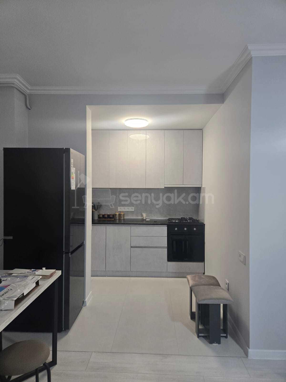 2 Սենյականոց Բնակարան Քարե Շենքում, 50քմ, 2/5 հարկ, Կապիտալ Վերանորոգված, Կահավորված, Արևկող