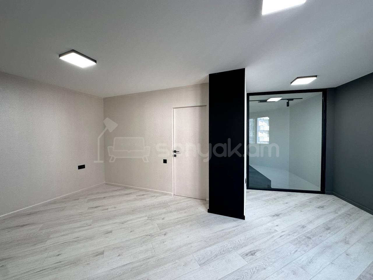 2 Սենյականոց Բնակարան Քարե Շենքում, 94քմ, 5/5 հարկ, Դիզայներական Վերանորոգված