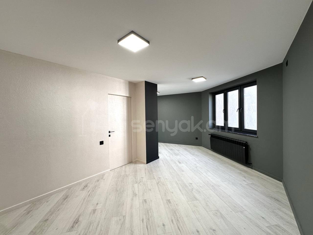 2 Սենյականոց Բնակարան Քարե Շենքում, 94քմ, 5/5 հարկ, Դիզայներական Վերանորոգված