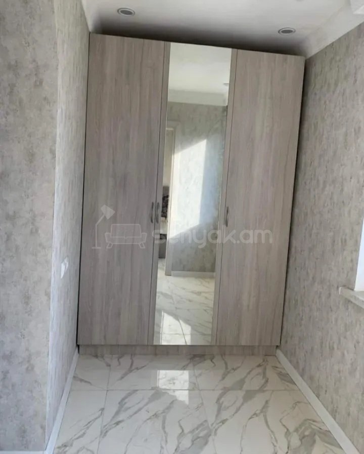 2 Սենյականոց Բնակարան Քարե Շենքում, 60քմ, 4/5 հարկ, Դիզայներական Վերանորոգված, Կահավորված