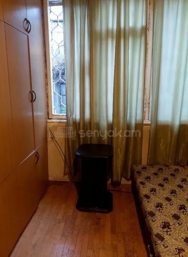 2 Սենյականոց Բնակարան Քարե Շենքում, 57քմ, 2/5 հարկ, Նորմալ Վիճակում, Կահավորված